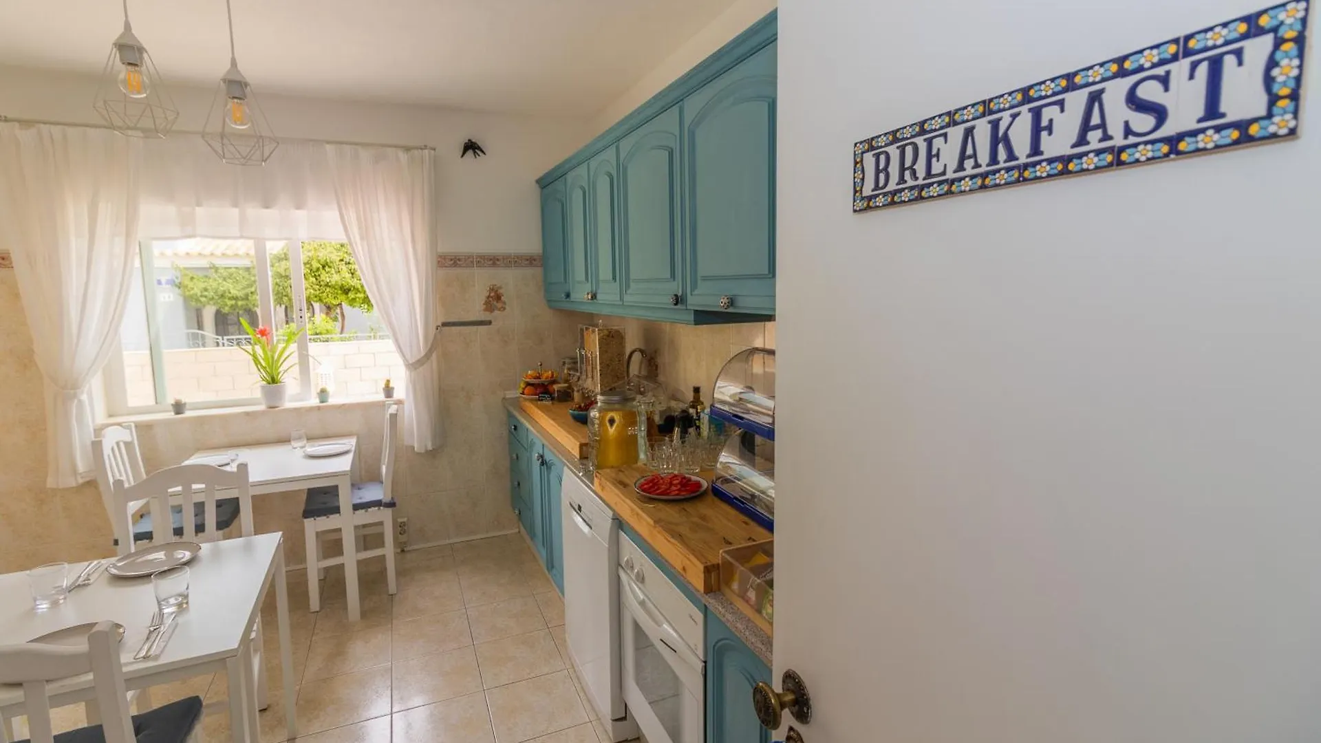 Bed and Breakfast Bb Dona Ana Lagos
