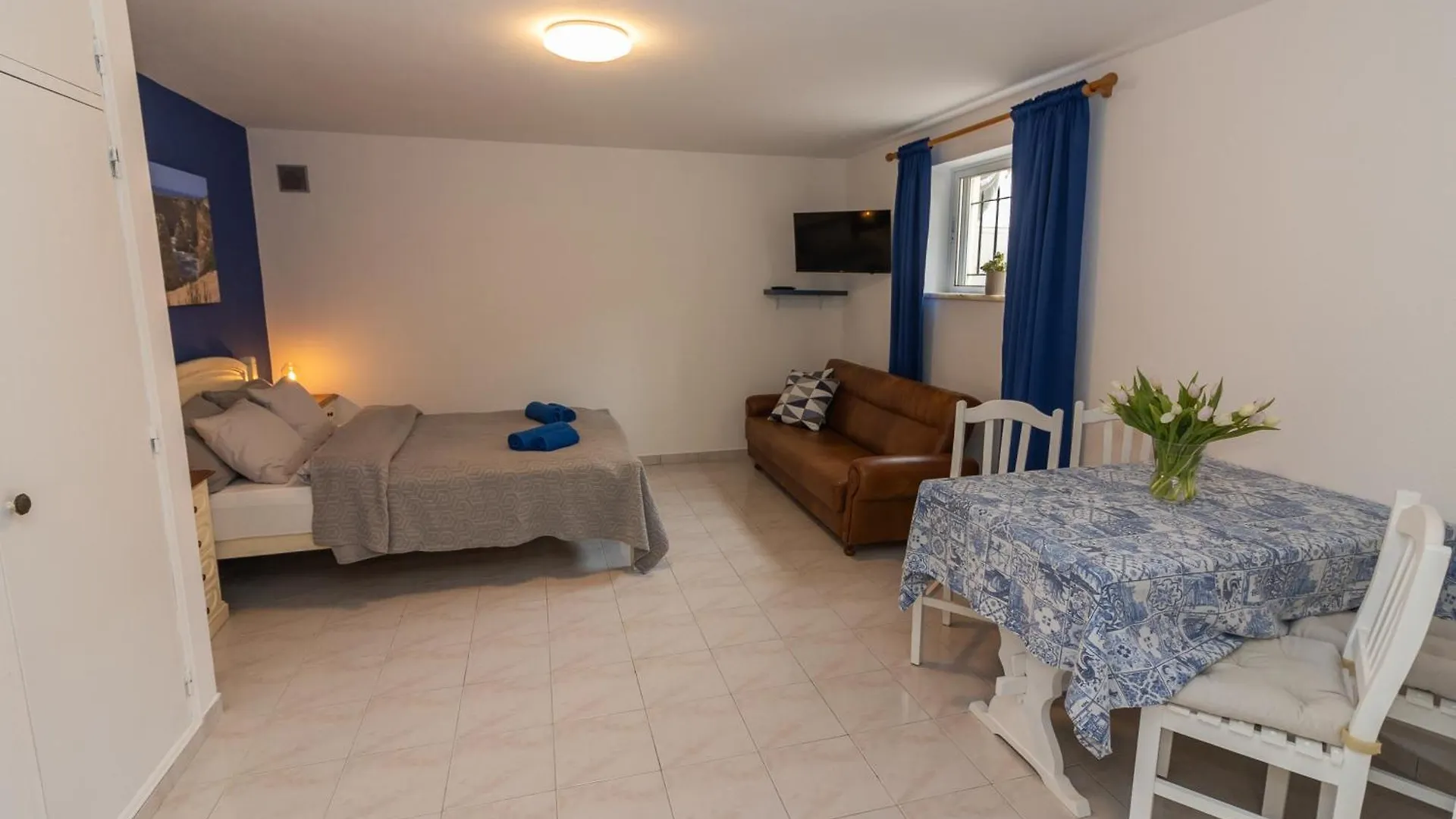 Bed and Breakfast Bb Dona Ana Lagos