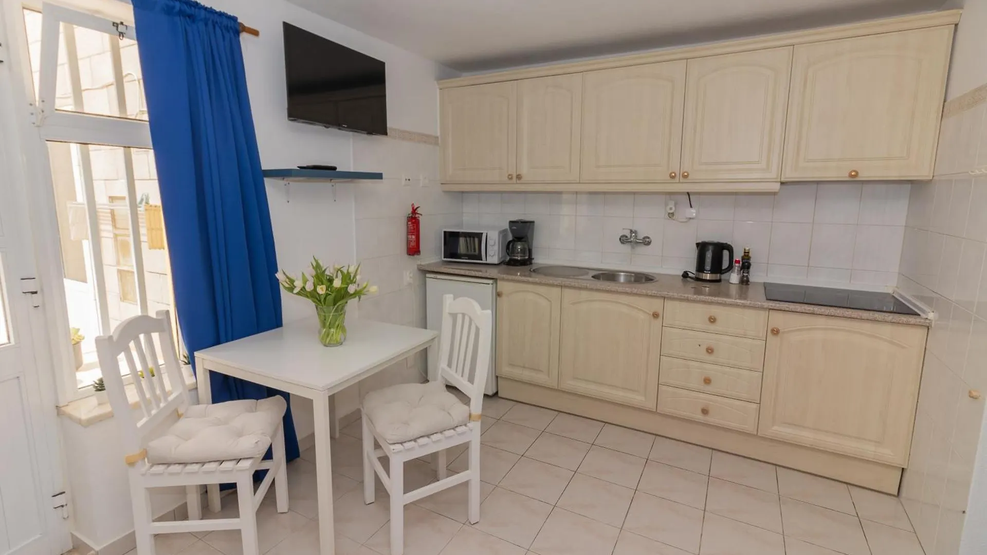 Bed and Breakfast Bb Dona Ana Лагуш 0*,  Португалия